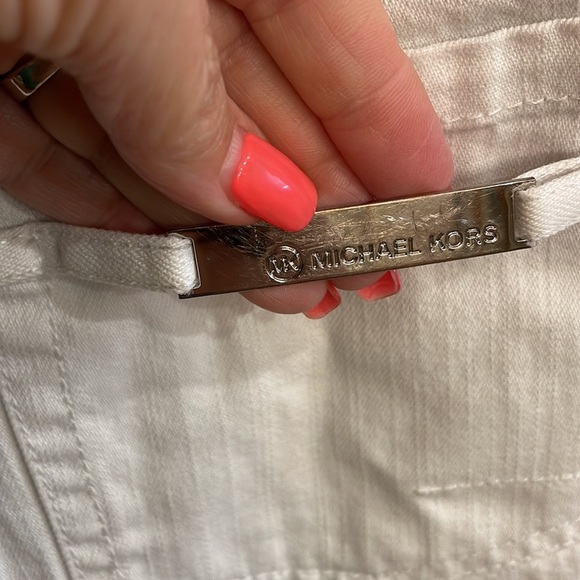 Michael Kors women’s white denim Bermuda low mid rise shorts frayed hem size 6 - Picture 8 of 14